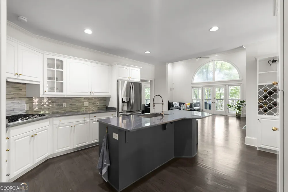 27 Wing Mill RD Sandy Springs, GA 30350