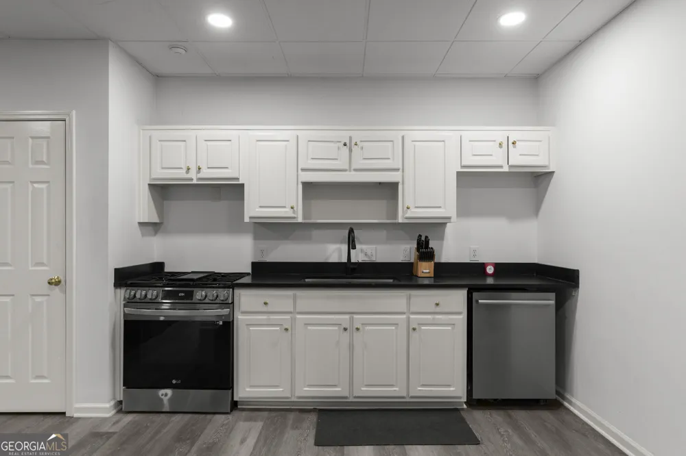 27 Wing Mill RD Sandy Springs, GA 30350