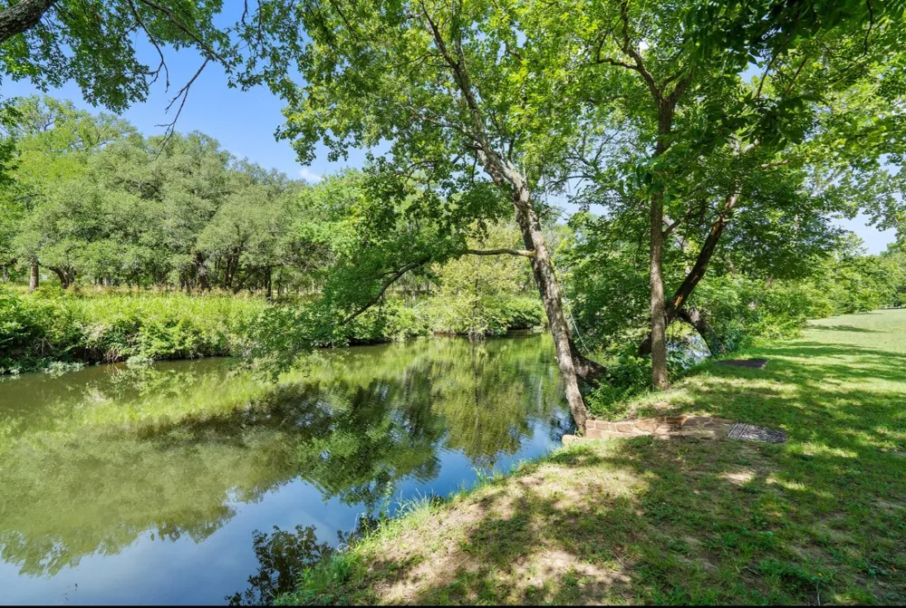 404 Golden Eagle Way Liberty Hill, TX 78642