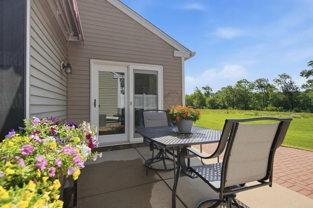 761 Markgrafs Lake Draw Woodbury, MN 55129