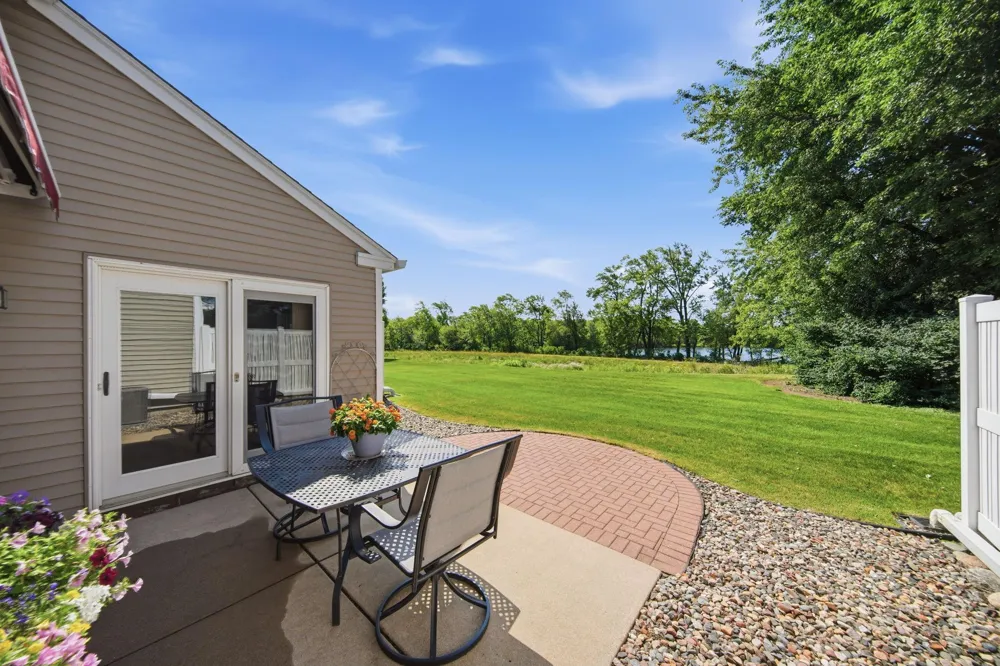 761 Markgrafs Lake Draw Woodbury, MN 55129