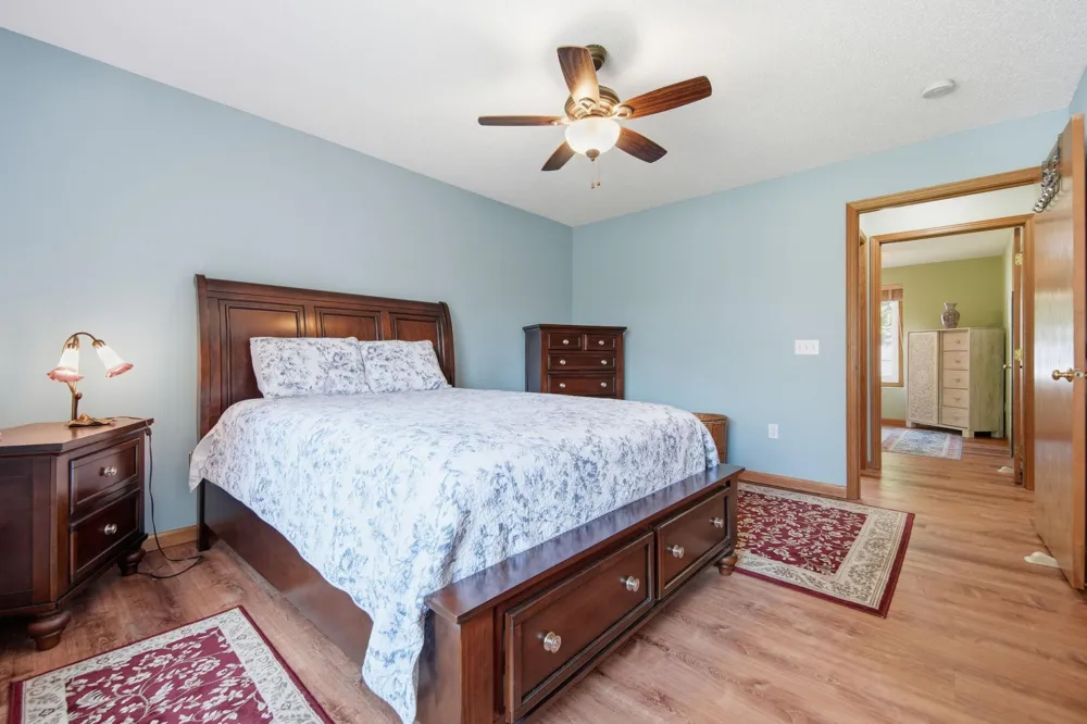 761 Markgrafs Lake Draw Woodbury, MN 55129