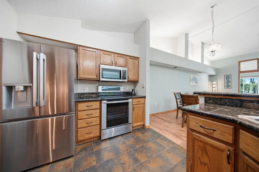 761 Markgrafs Lake Draw Woodbury, MN 55129