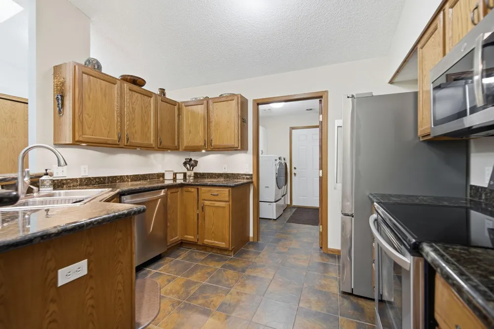 761 Markgrafs Lake Draw Woodbury, MN 55129