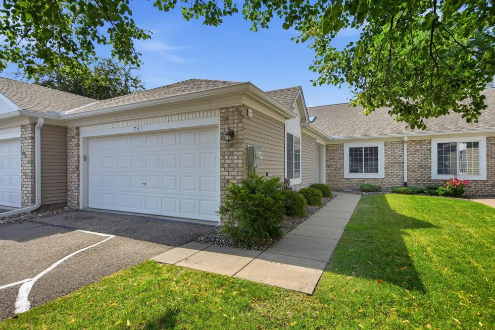 761 Markgrafs Lake Draw Woodbury, MN 55129