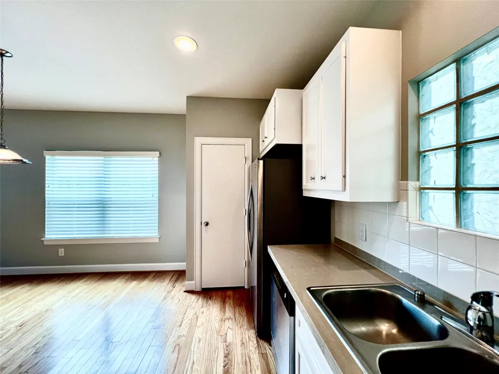 3731 Main Poplar Drive Houston, TX 77025