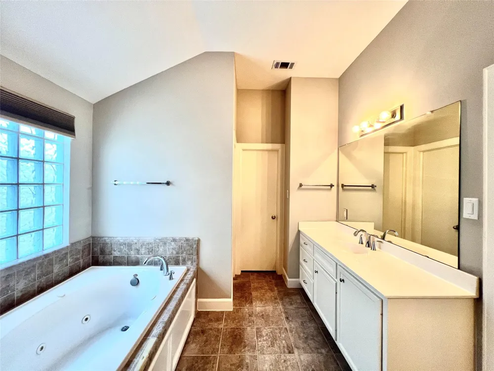 3731 Main Poplar Drive Houston, TX 77025