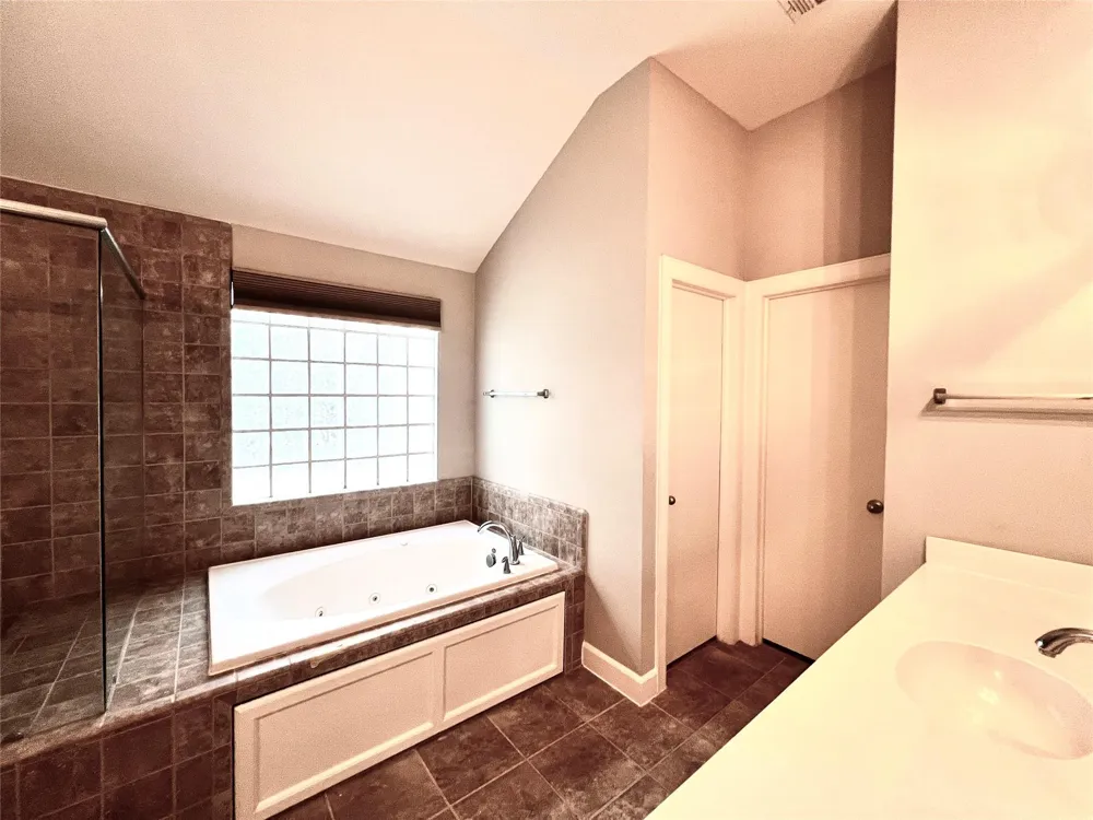 3731 Main Poplar Drive Houston, TX 77025