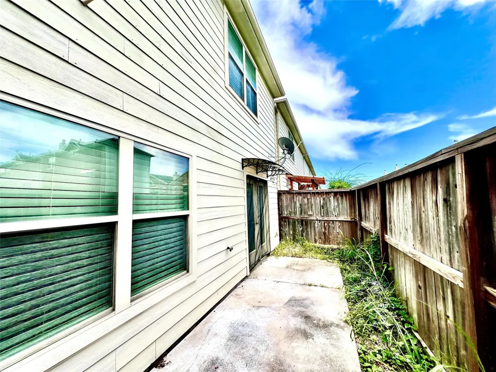 3731 Main Poplar Drive Houston, TX 77025