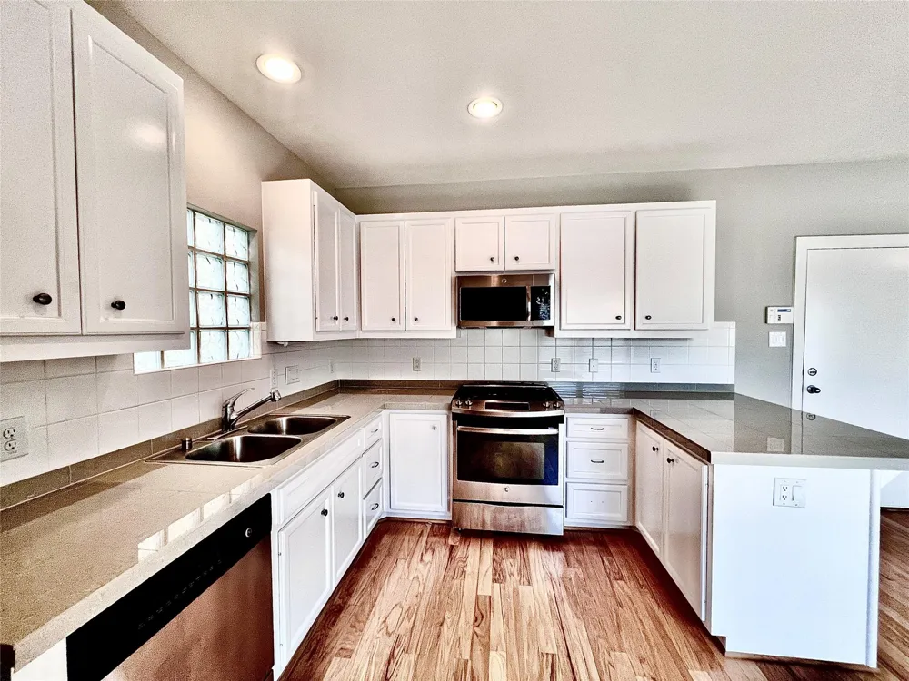 3731 Main Poplar Drive Houston, TX 77025