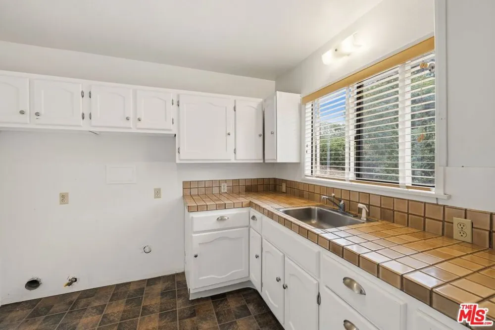 436 Via Roma Santa Barbara, CA 93110