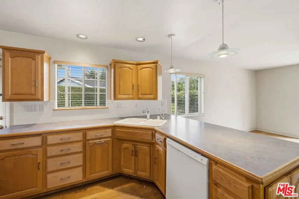 436 Via Roma Santa Barbara, CA 93110