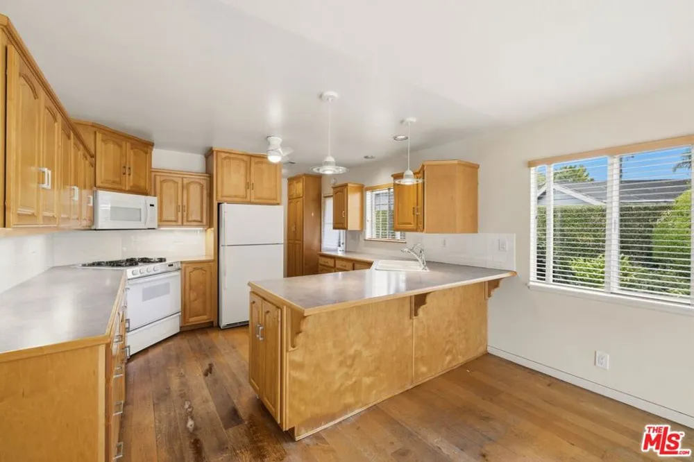 436 Via Roma Santa Barbara, CA 93110