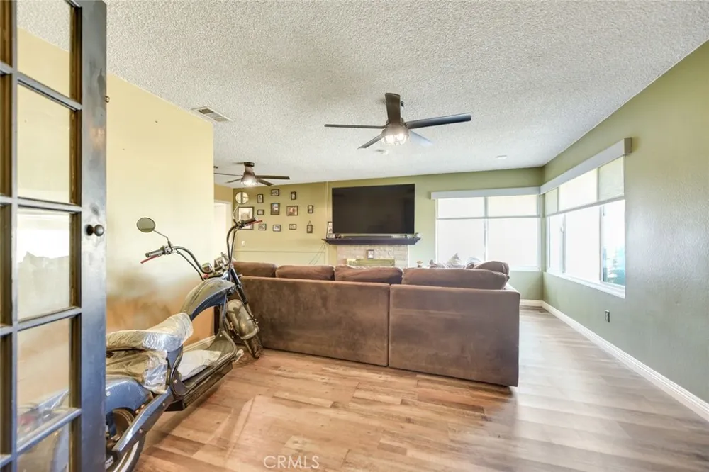 11200 Puente Way Jurupa Valley, CA 91752