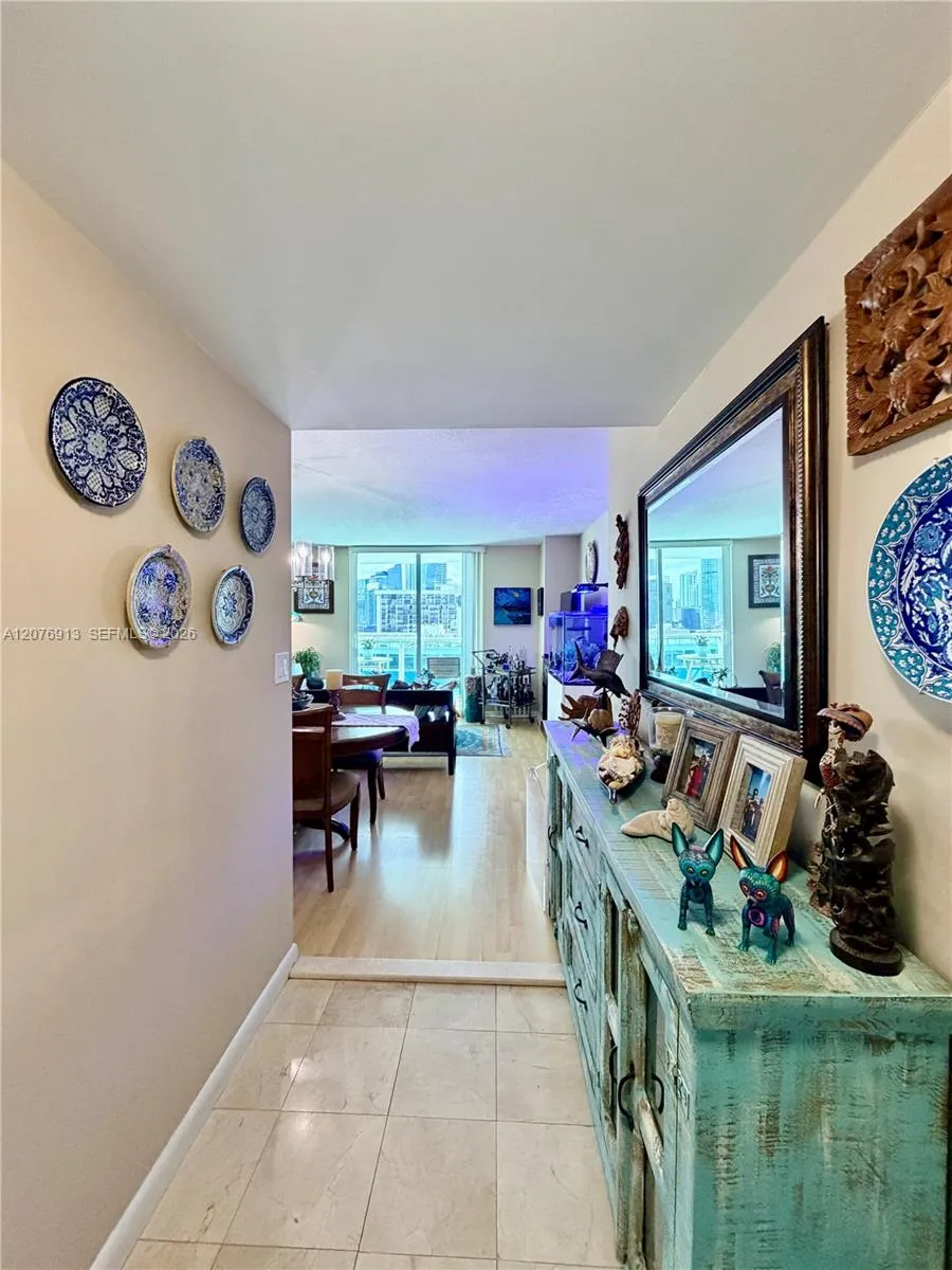 2101 Brickell Ave #1805 Miami, FL 33129