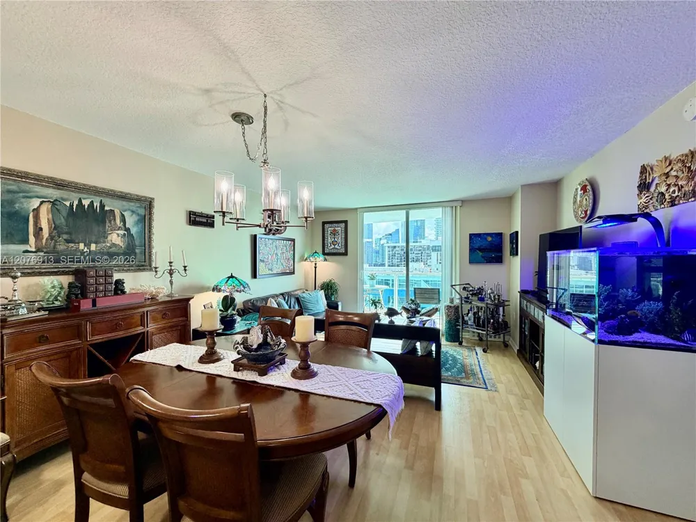 2101 Brickell Ave #1805 Miami, FL 33129
