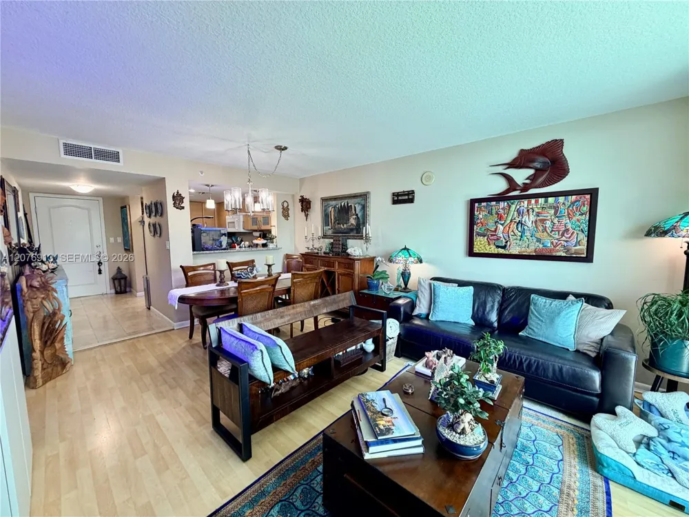 2101 Brickell Ave #1805 Miami, FL 33129