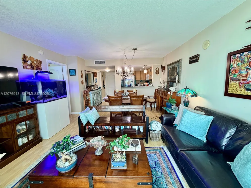 2101 Brickell Ave #1805 Miami, FL 33129