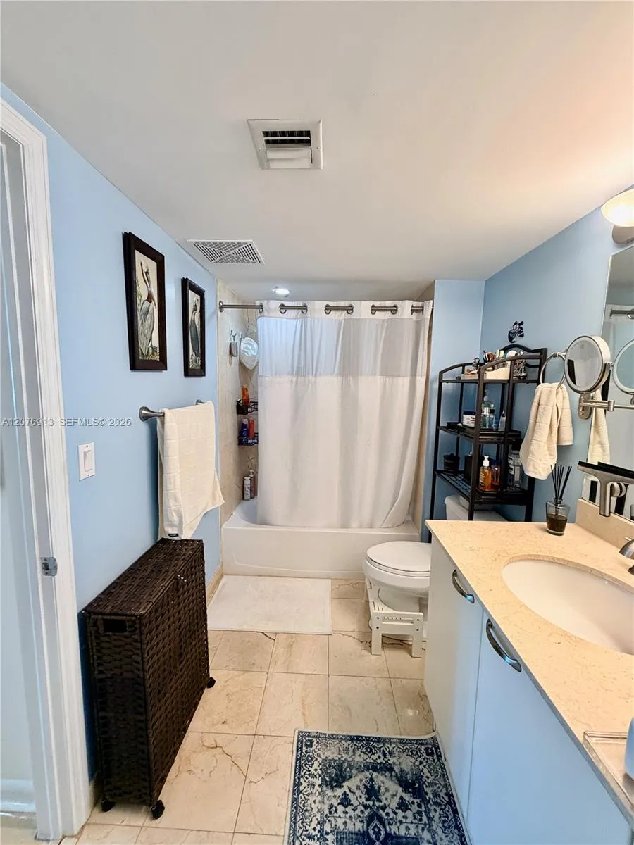 2101 Brickell Ave #1805 Miami, FL 33129