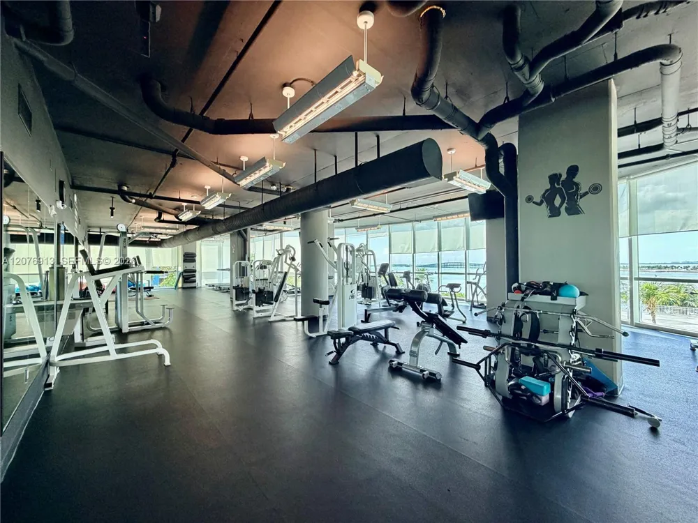 2101 Brickell Ave #1805 Miami, FL 33129