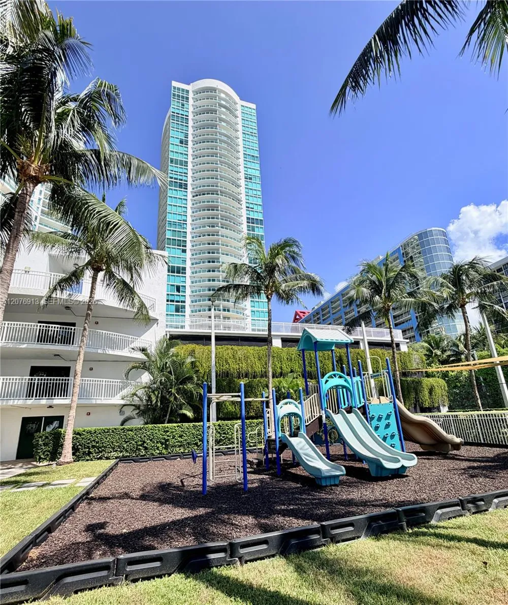 2101 Brickell Ave #1805 Miami, FL 33129
