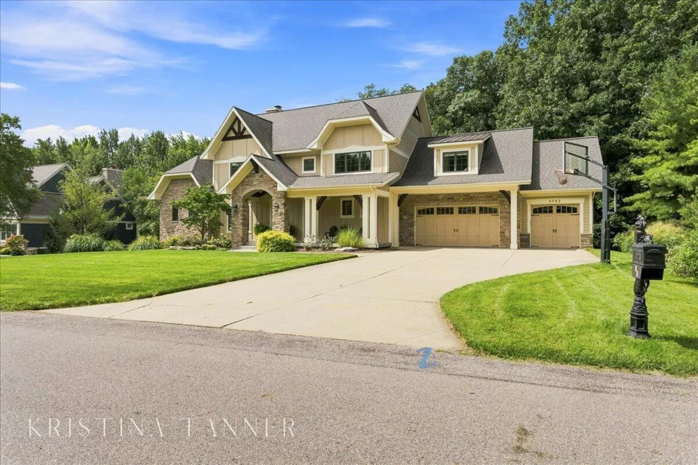 5782 Manchester Hills Drive SE Cascade Charter Township, MI 49546
