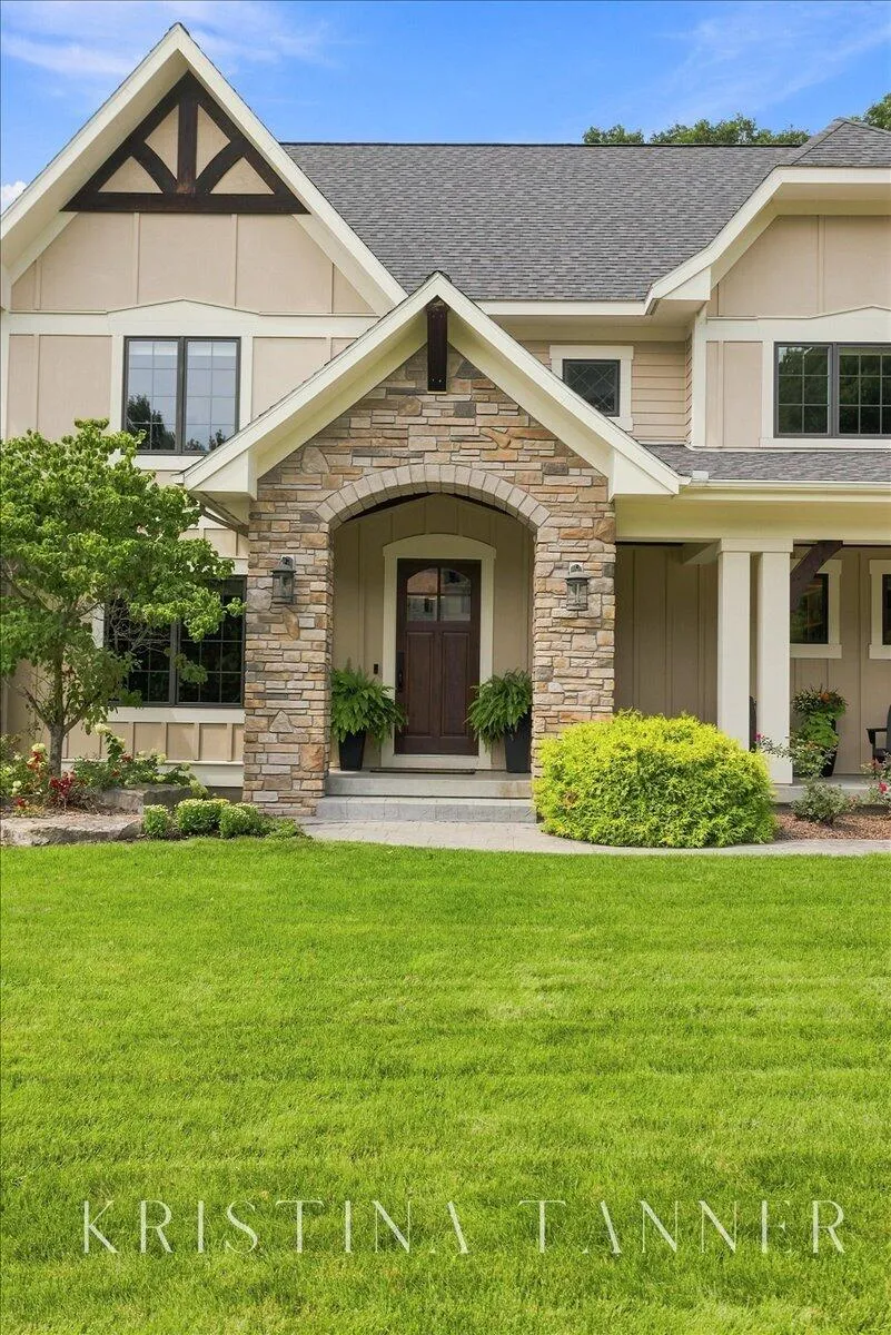 5782 Manchester Hills Drive SE Cascade Charter Township, MI 49546