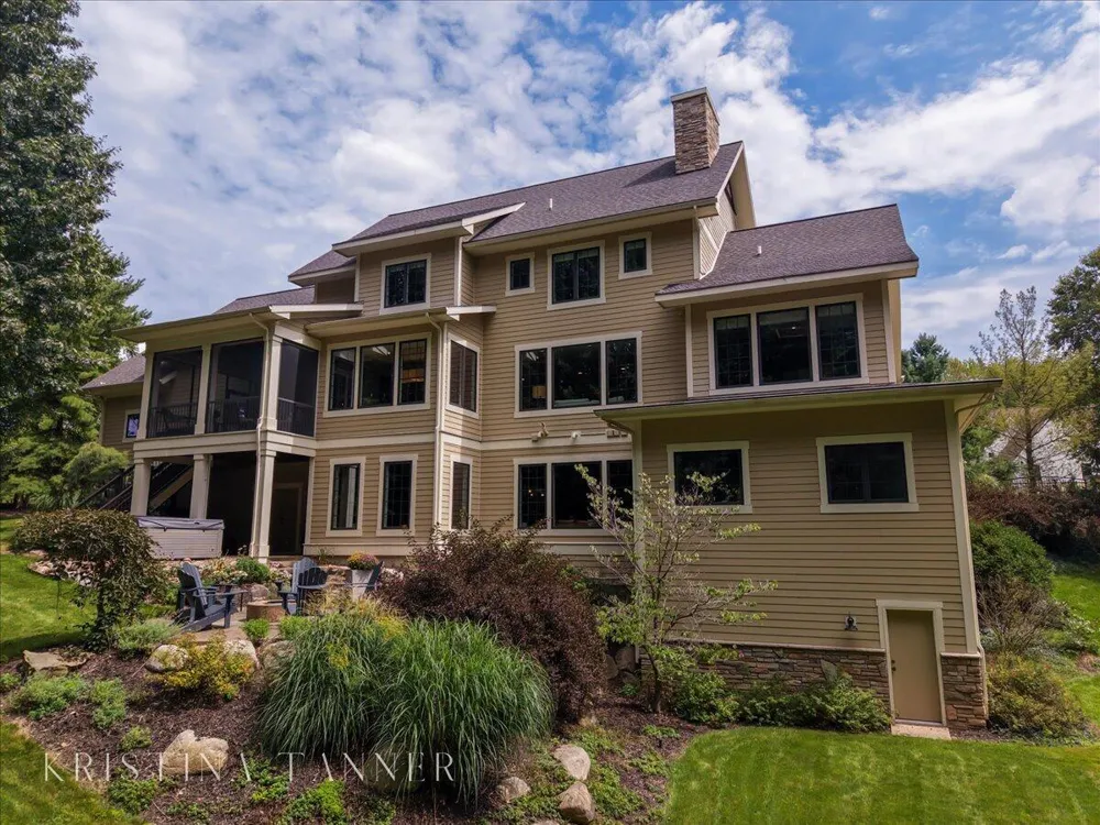 5782 Manchester Hills Drive SE Cascade Charter Township, MI 49546