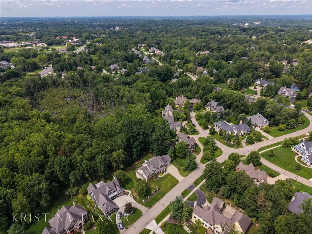 5782 Manchester Hills Drive SE Cascade Charter Township, MI 49546