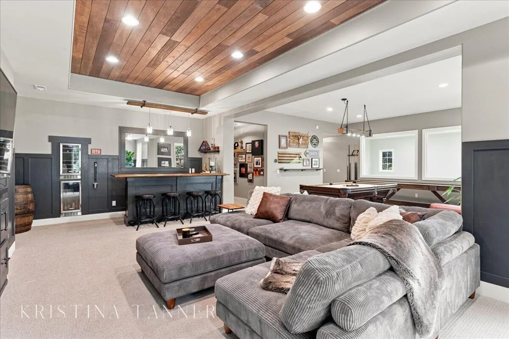 5782 Manchester Hills Drive SE Cascade Charter Township, MI 49546