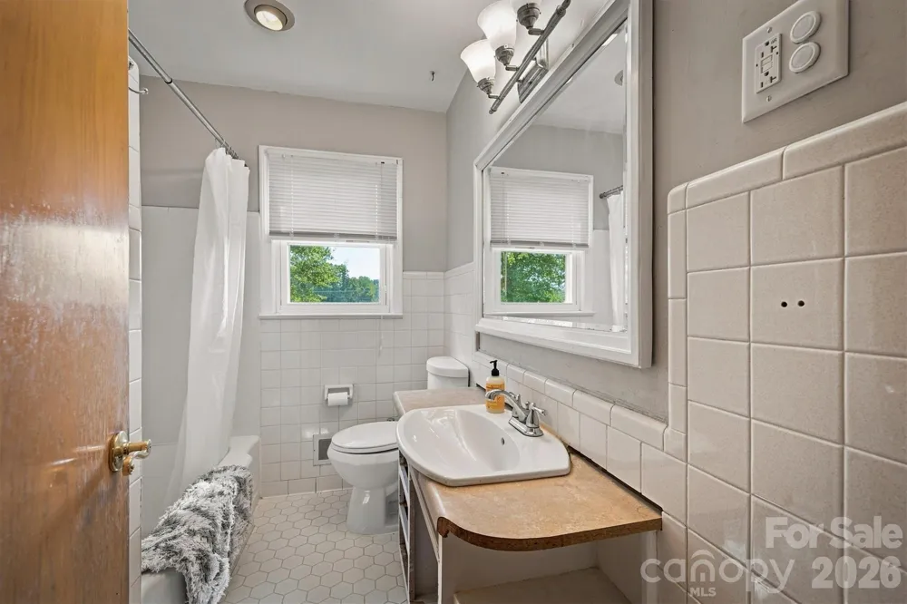 103 Park Street Morganton, NC 28655