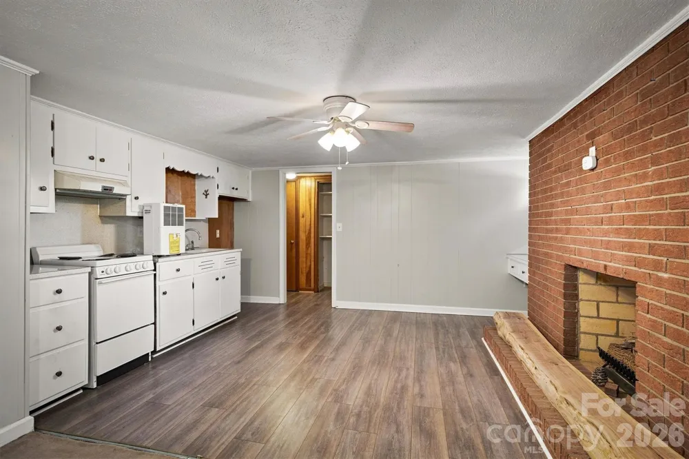 103 Park Street Morganton, NC 28655