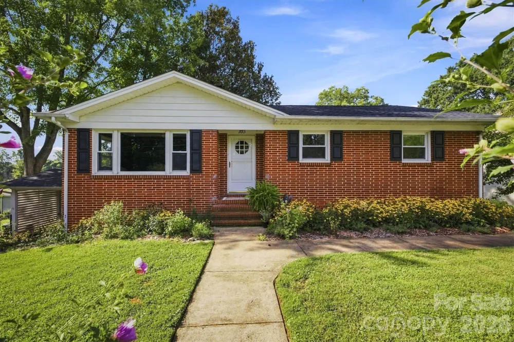 103 Park Street Morganton, NC 28655