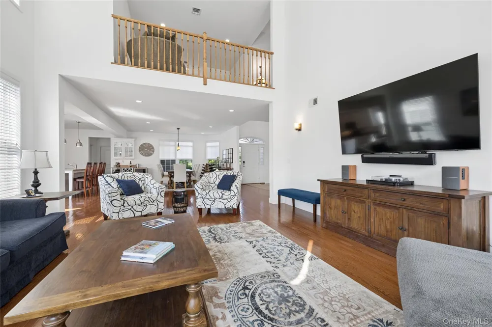 537 Hartmanns Farm Road Riverhead, NY 11901