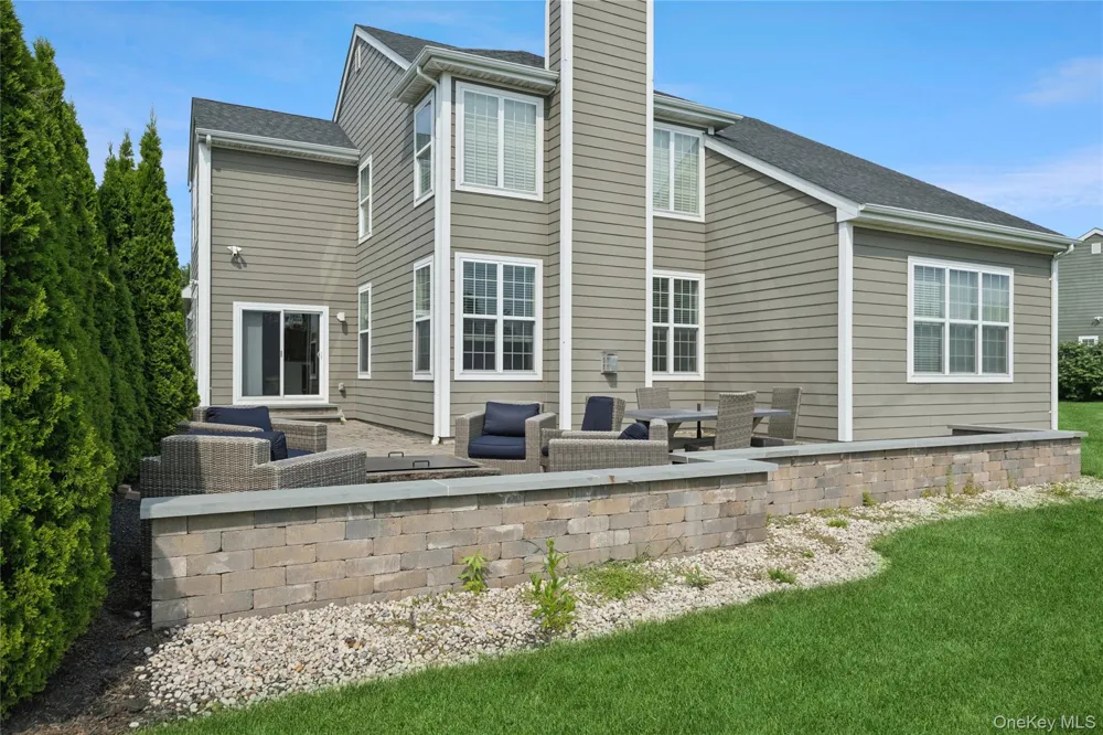 537 Hartmanns Farm Road Riverhead, NY 11901