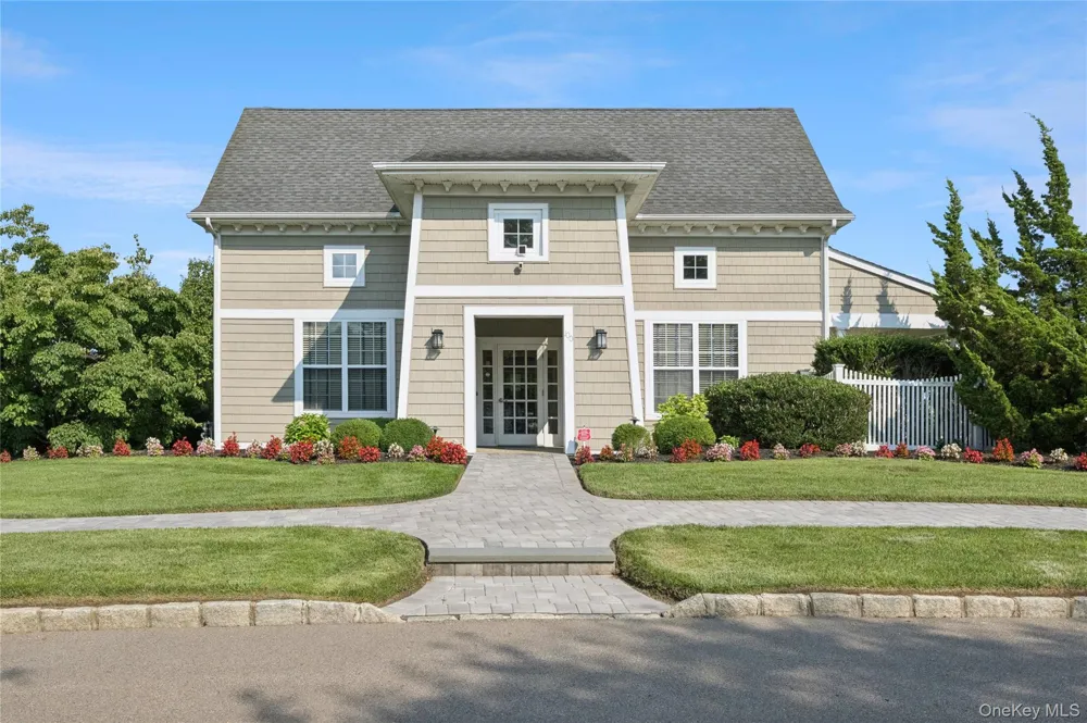 537 Hartmanns Farm Road Riverhead, NY 11901