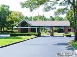 6 Oakdale Court Ridge, NY 11961