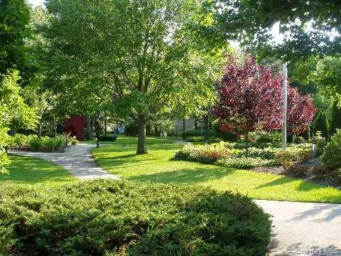 6 Oakdale Court Ridge, NY 11961