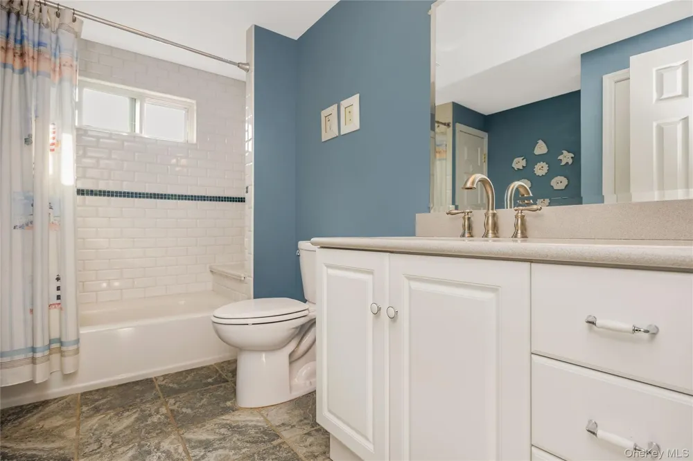 82 Herman Avenue North Babylon, NY 11703