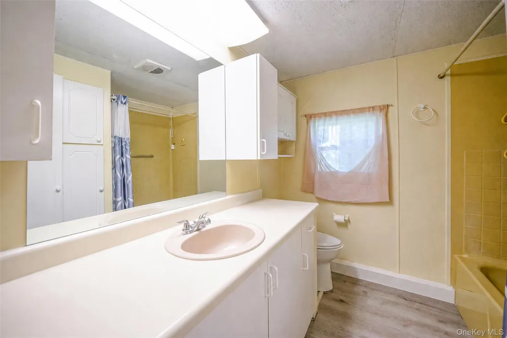 703 Fresh Pond ave #48 Calverton, NY 11933