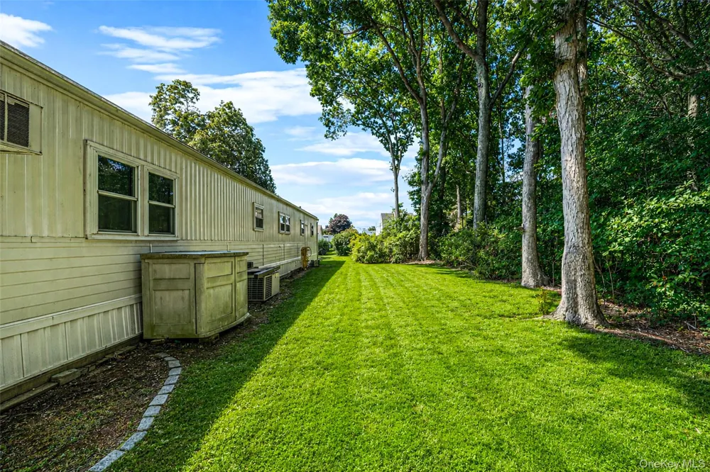 703 Fresh Pond ave #48 Calverton, NY 11933