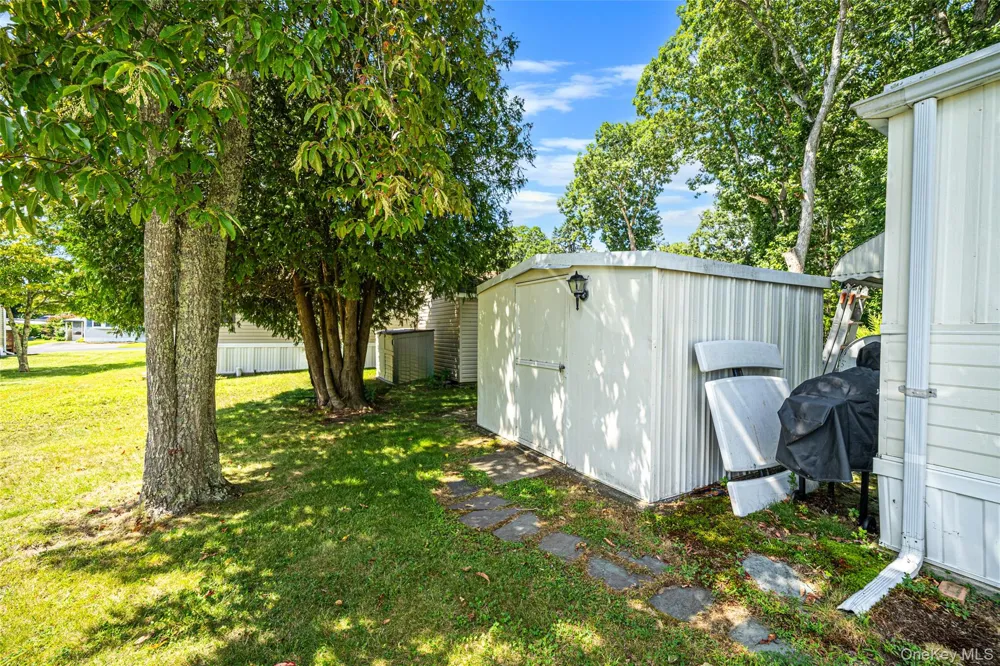 703 Fresh Pond ave #48 Calverton, NY 11933