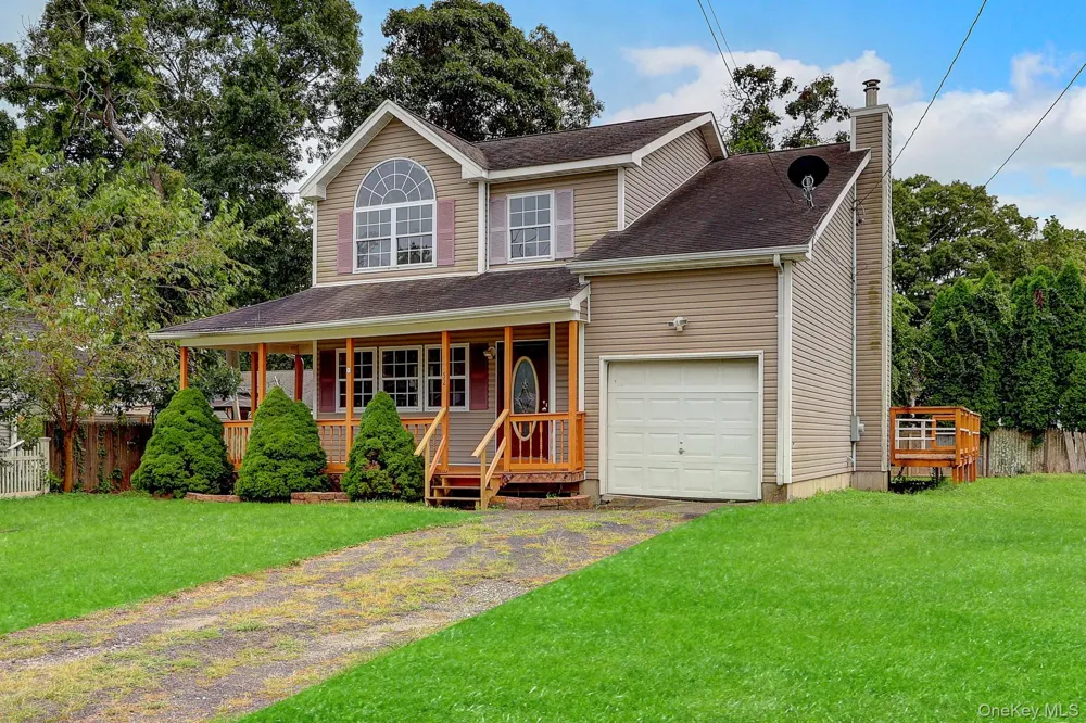 52 Arpage Drive E Shirley, NY 11967
