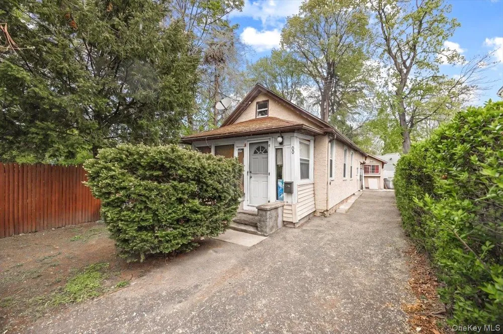 8 Geyser Place White Plains, NY 10607