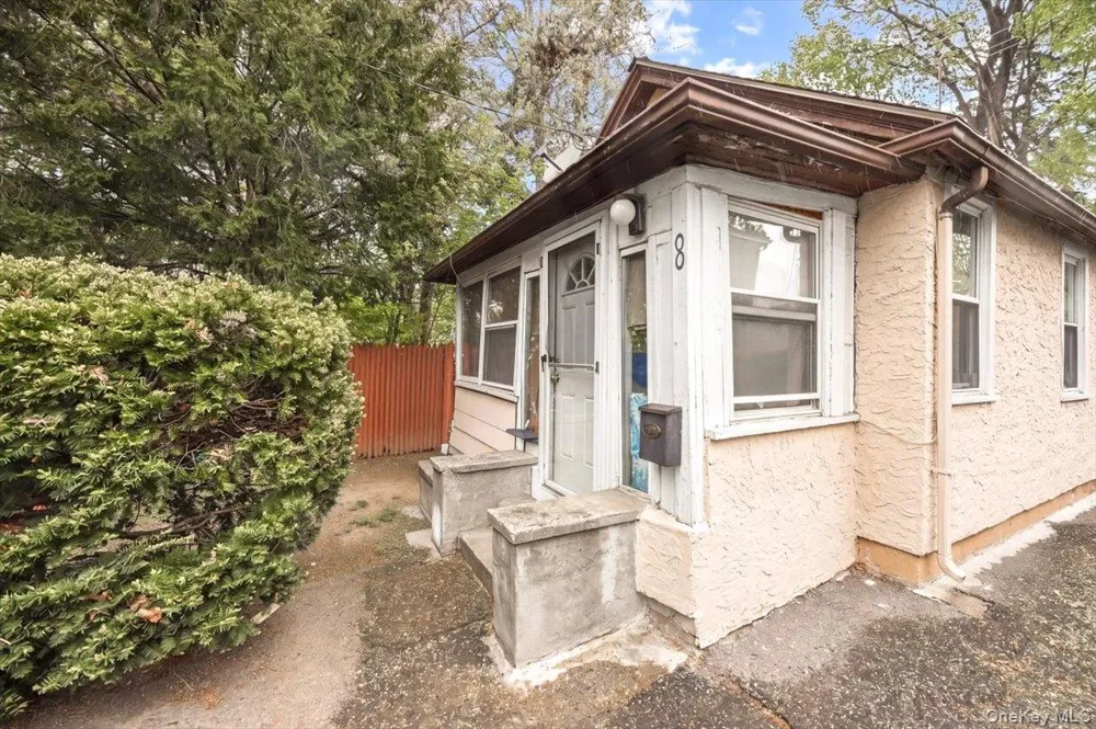 8 Geyser Place White Plains, NY 10607