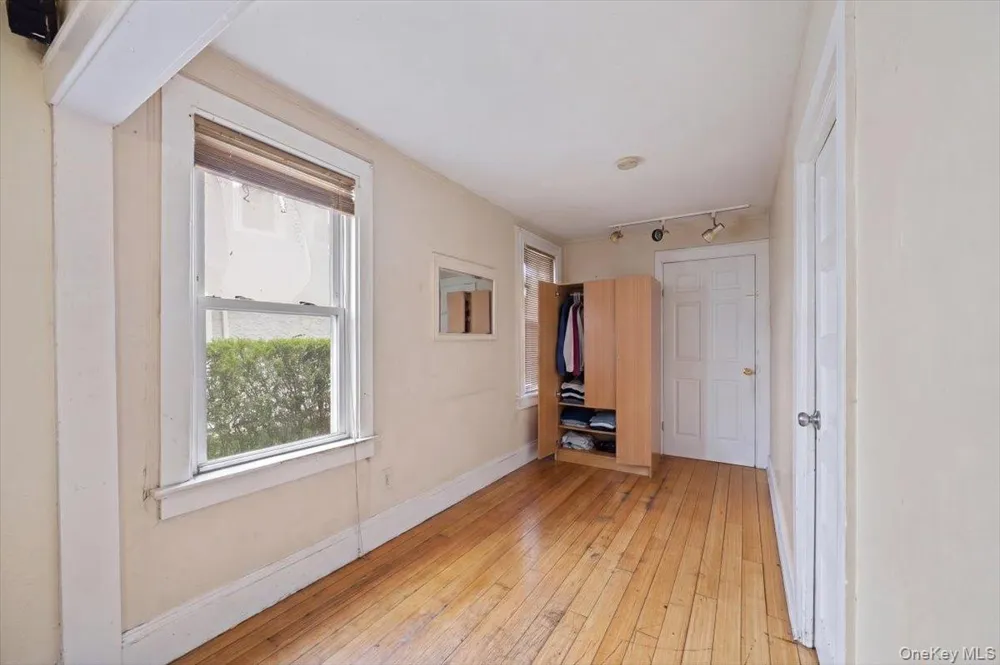 8 Geyser Place White Plains, NY 10607