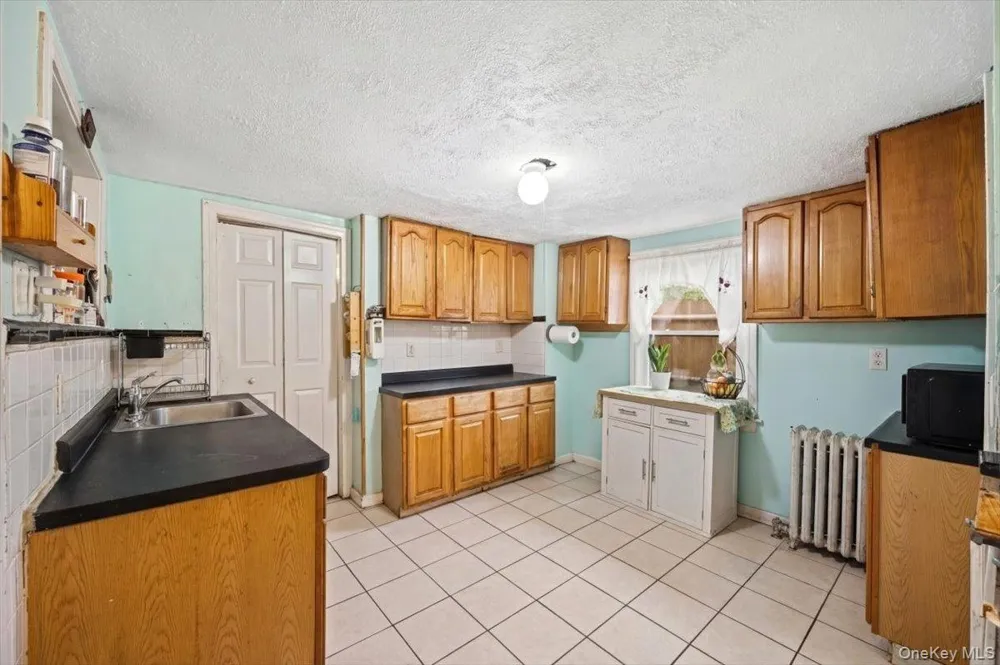 8 Geyser Place White Plains, NY 10607