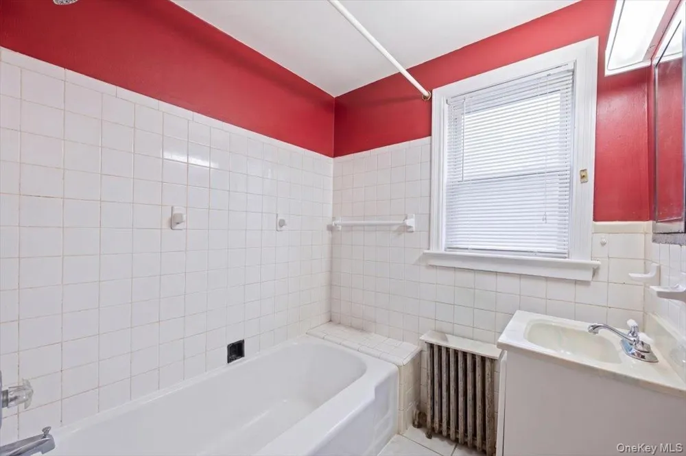 8 Geyser Place White Plains, NY 10607