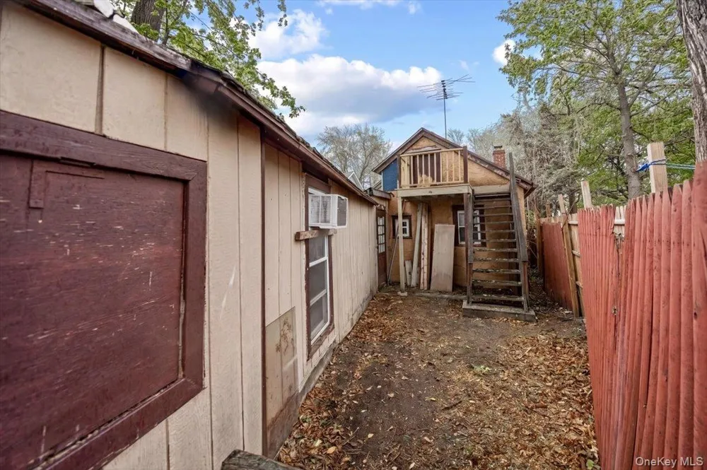 8 Geyser Place White Plains, NY 10607