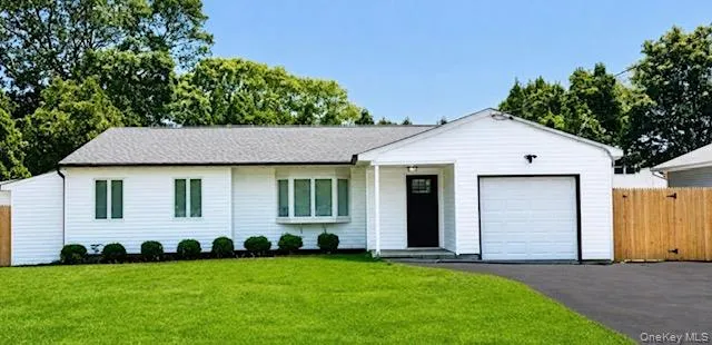 16 Adobe Drive Shirley, NY 11967